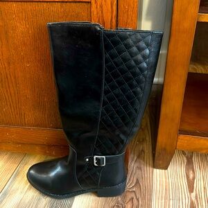 Black low chunky heel boots